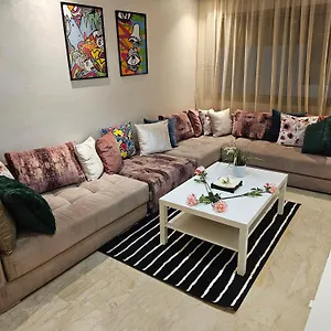 Luxury Living 3 Bedroom With Beautiful Balcony Space, شقة الدار البيضاء